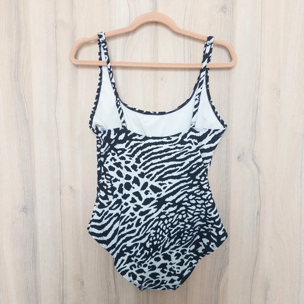 DKNY One Piece Swimsuit Size 12 Black White Zebra Animal Resort Coastal Chic‎ - Picture 4 of 6